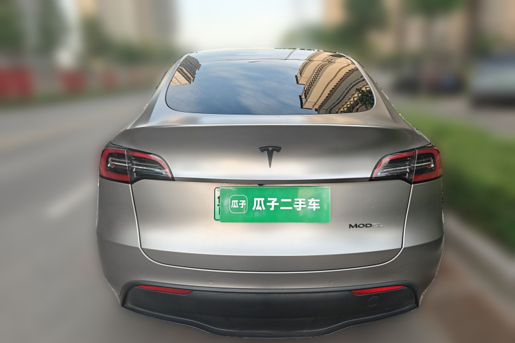 Tesla Model Y 2022 #4 Tesla Model Y 2022 car image #4