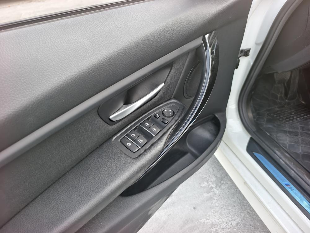 BMW 3 Series 2018 #23 BMW 3 Series 2018 car image #23