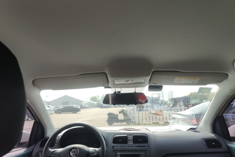 Volkswagen Polo 2018 car image #18