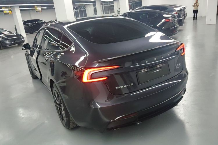 Tesla Model 3 2024 car image #5