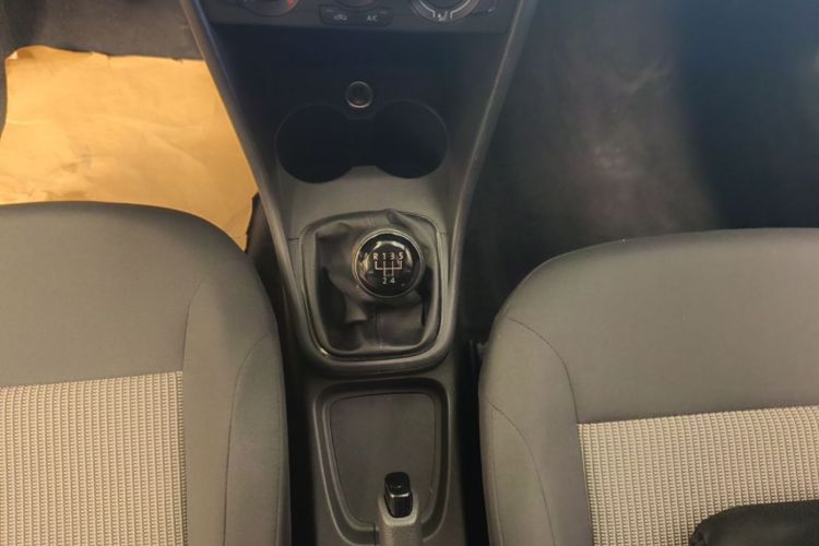 Volkswagen Polo 2019 car image #14