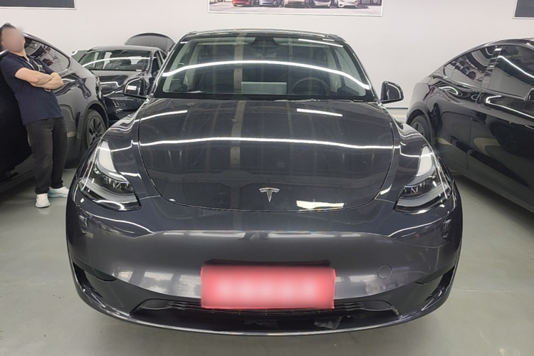 Tesla Model Y 2024 #3 Tesla Model Y 2024 car image #3