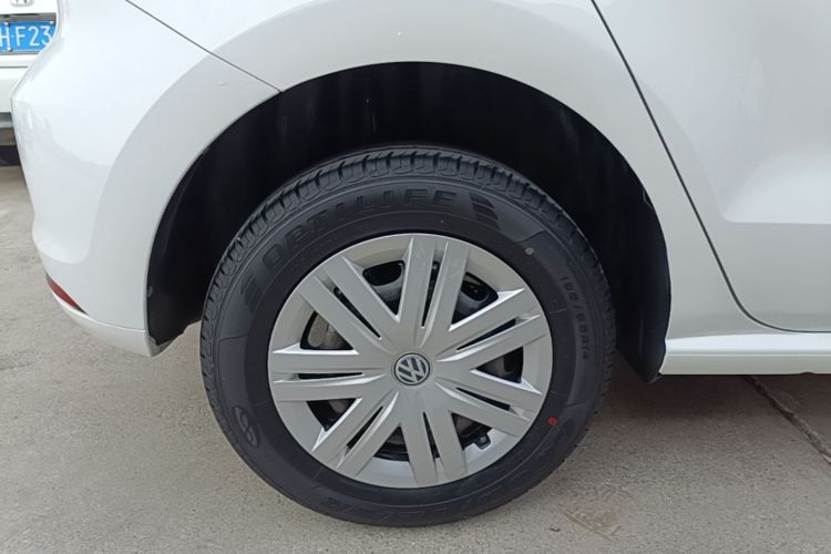 Volkswagen Polo 2017 car image #10