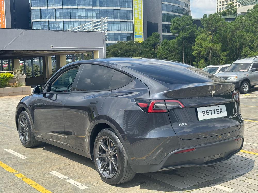 Tesla Model Y 2024 #5 Tesla Model Y 2024 car image #5