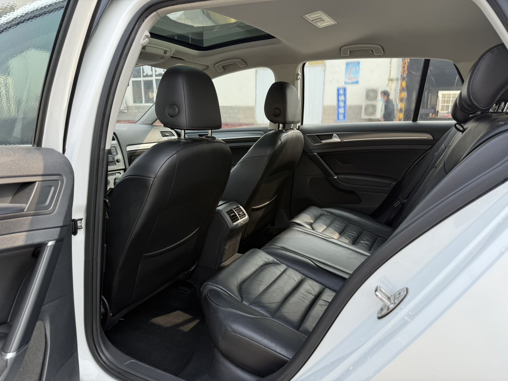 Volkswagen Golf 2015 car image #6