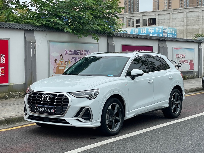 Audi Q3 2022 Audi Q3 2022 car image
