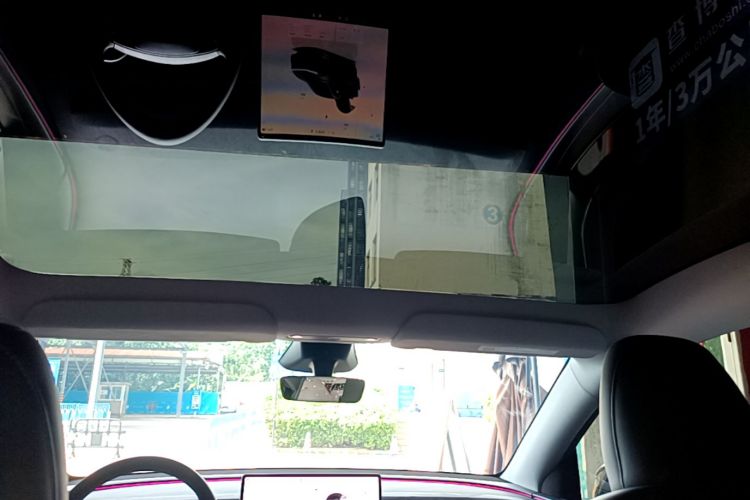 Tesla Model Y 2025 car image #19
