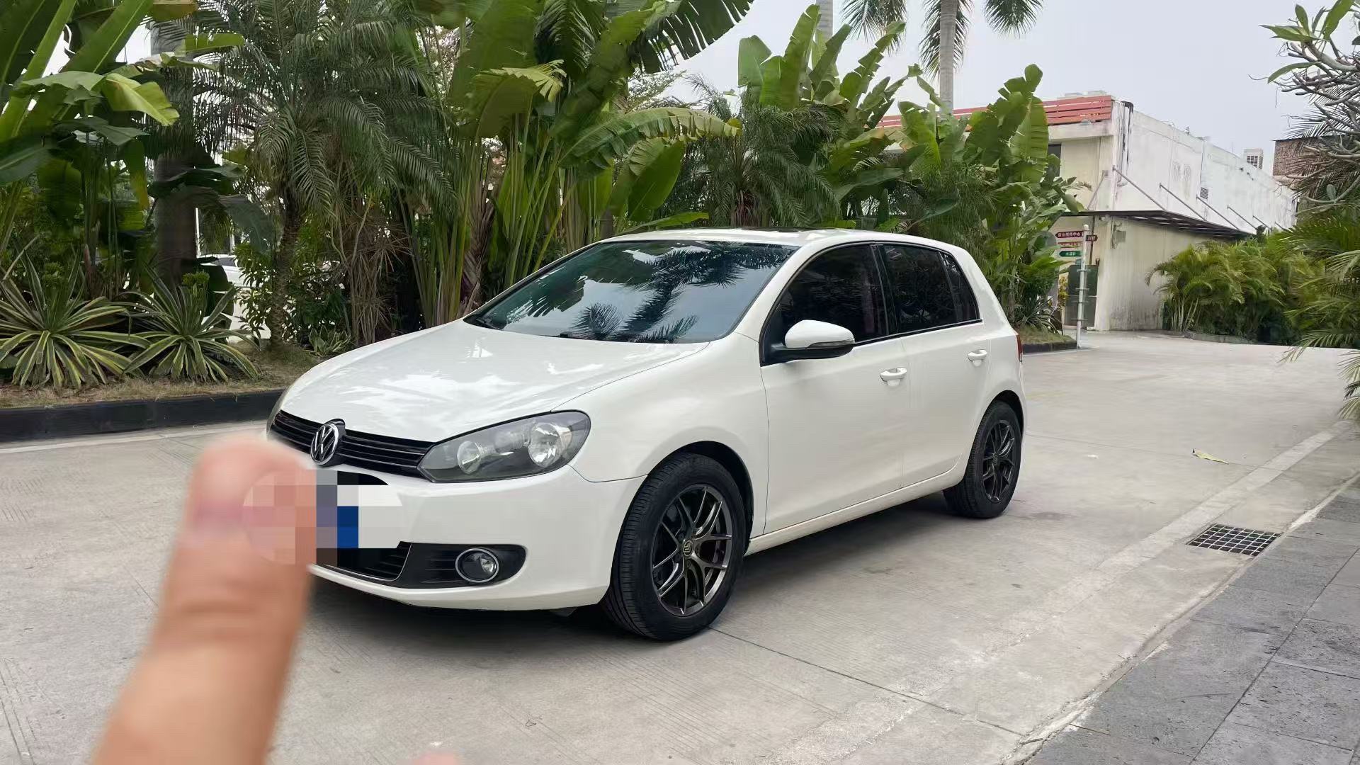 Volkswagen Golf 2014 car image 
