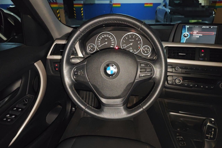 BMW 3 Series 2014 car image #11