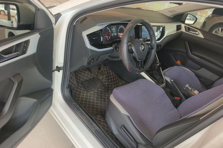 Volkswagen Polo 2020 car image #16