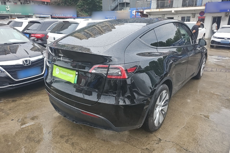 Tesla Model Y 2021 immagine di auto #7