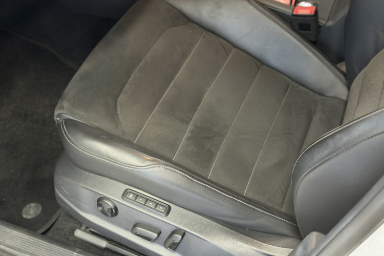 Volkswagen Golf 2020 #13 Volkswagen Golf 2020 car image #13
