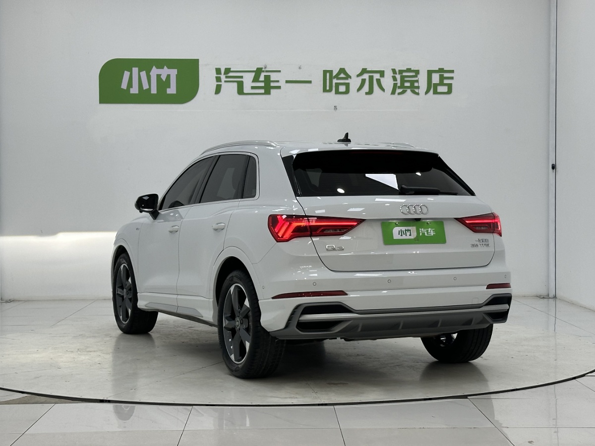 Audi Q3 2022 car image #3