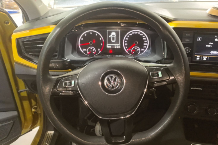 Volkswagen Polo 2019 car image #11