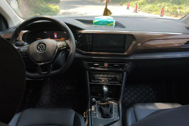 Volkswagen Tharu 2023 car image #7