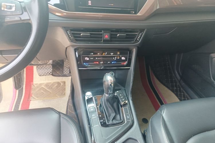 Volkswagen Tharu 2021 car image #14