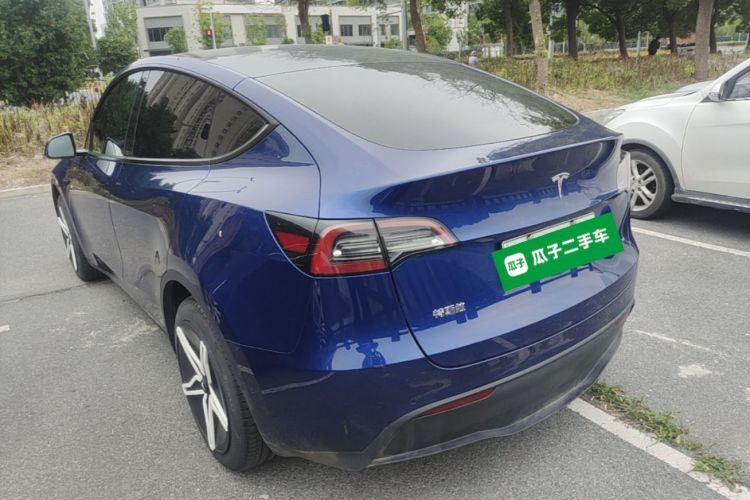 Tesla Model Y 2022 #5 Tesla Model Y 2022 car image #5