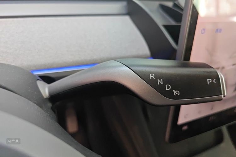 Tesla Model Y 2023 #16 Tesla Model Y 2023 car image #16