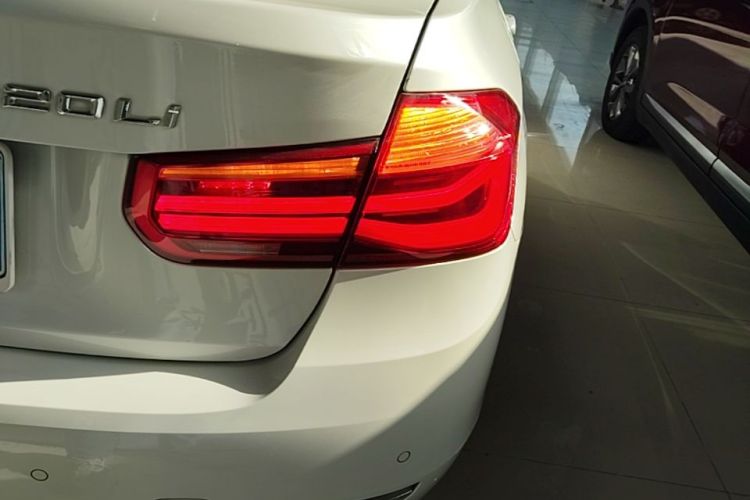 BMW 3 Series 2016 car image #8