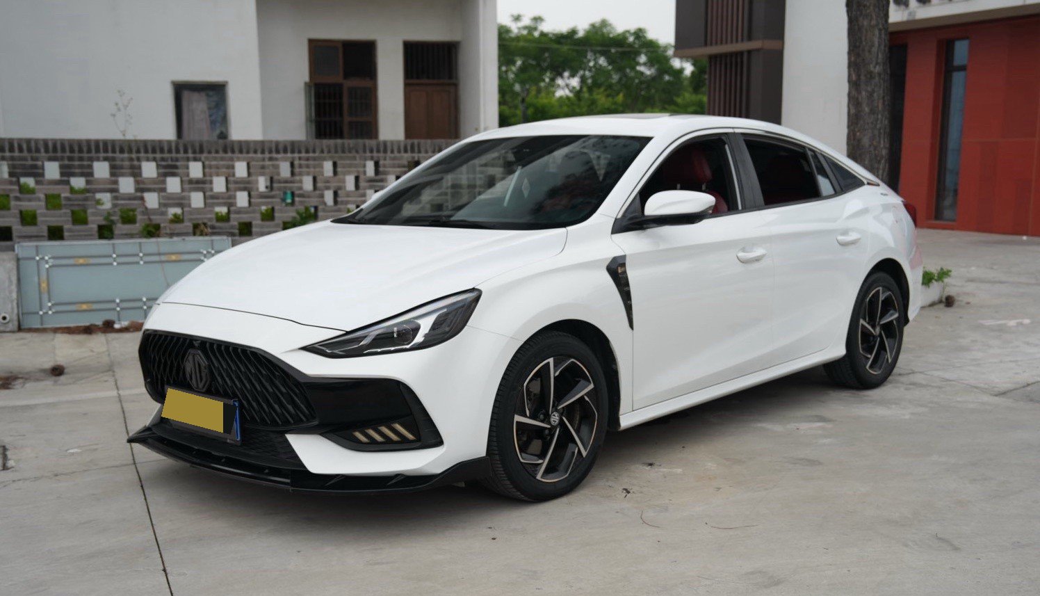 MG 5 2022 immagine di auto 