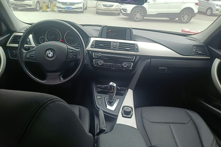 BMW 3 Series 2016 immagine di auto #10