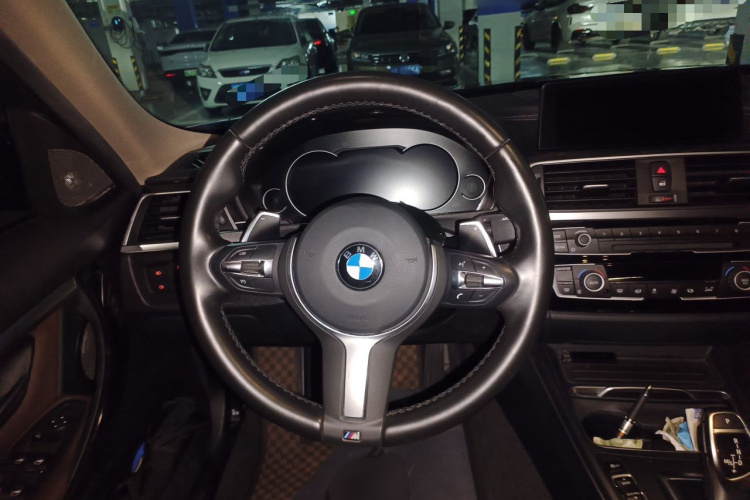 BMW 3 Series 2019 car image #11