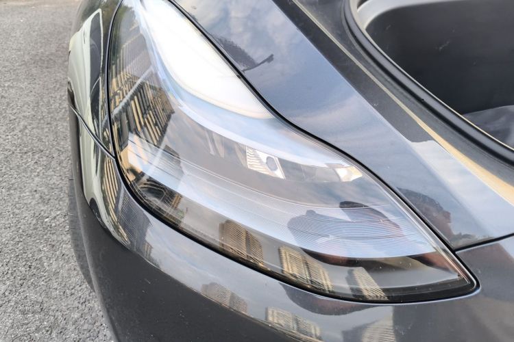 Tesla Model Y 2024 #8 Tesla Model Y 2024 car image #8