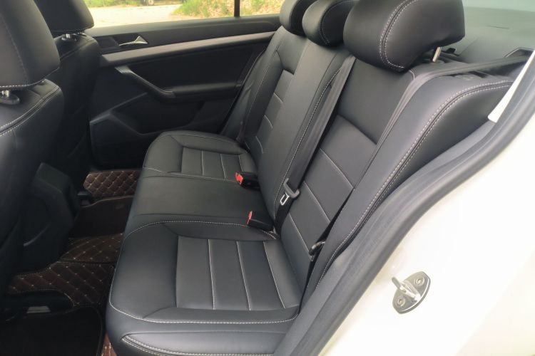 Volkswagen Lavida 2018 car image #17