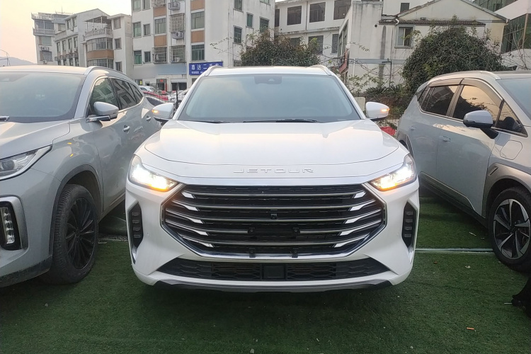 Jetour X70 PLUS 2022 car image #3