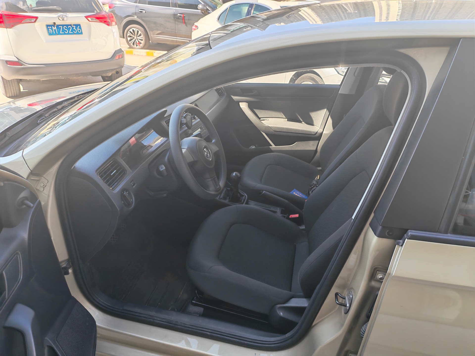 Volkswagen Santana 2014 car image #4
