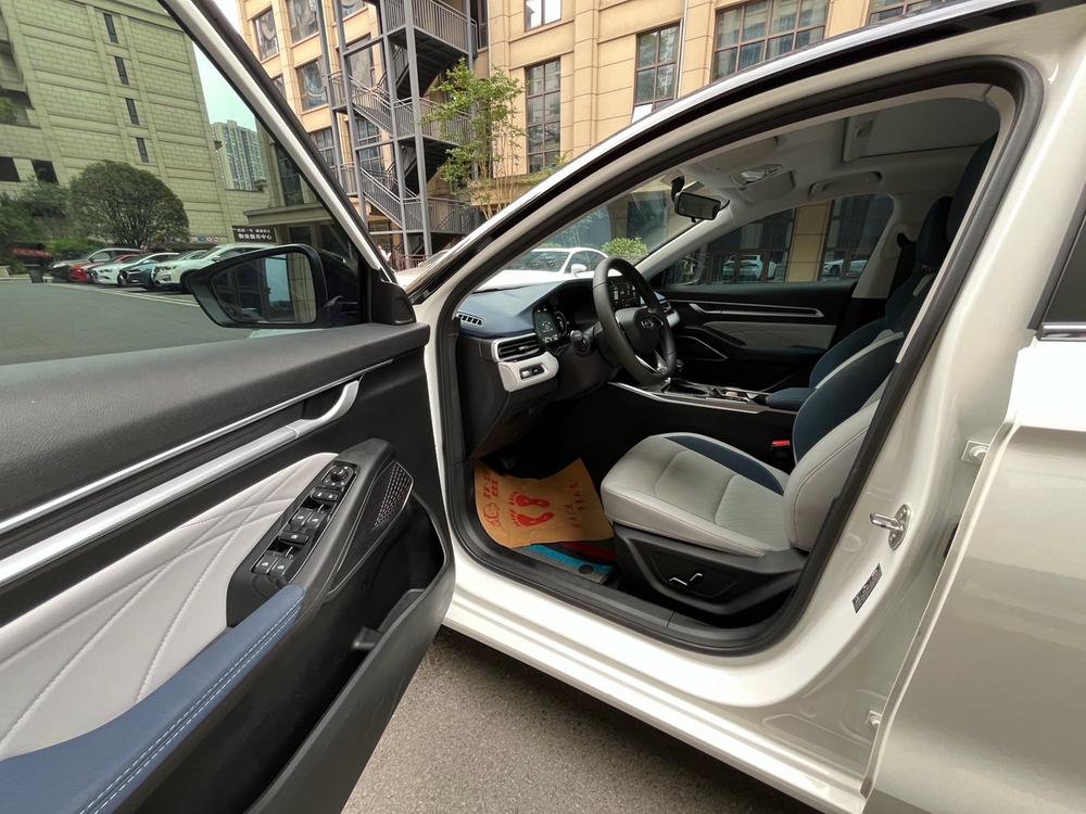 GEELY Emgrand 2021 car image #11