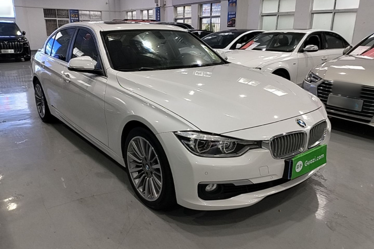 BMW 3 Series 2018 car image #4