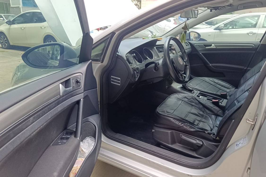 Volkswagen Golf 2015 car image #23
