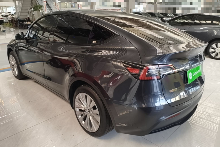 Tesla Model Y 2024 #7 Tesla Model Y 2024 car image #7