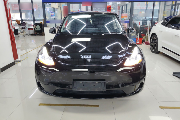 Tesla Model Y 2024 car image #3