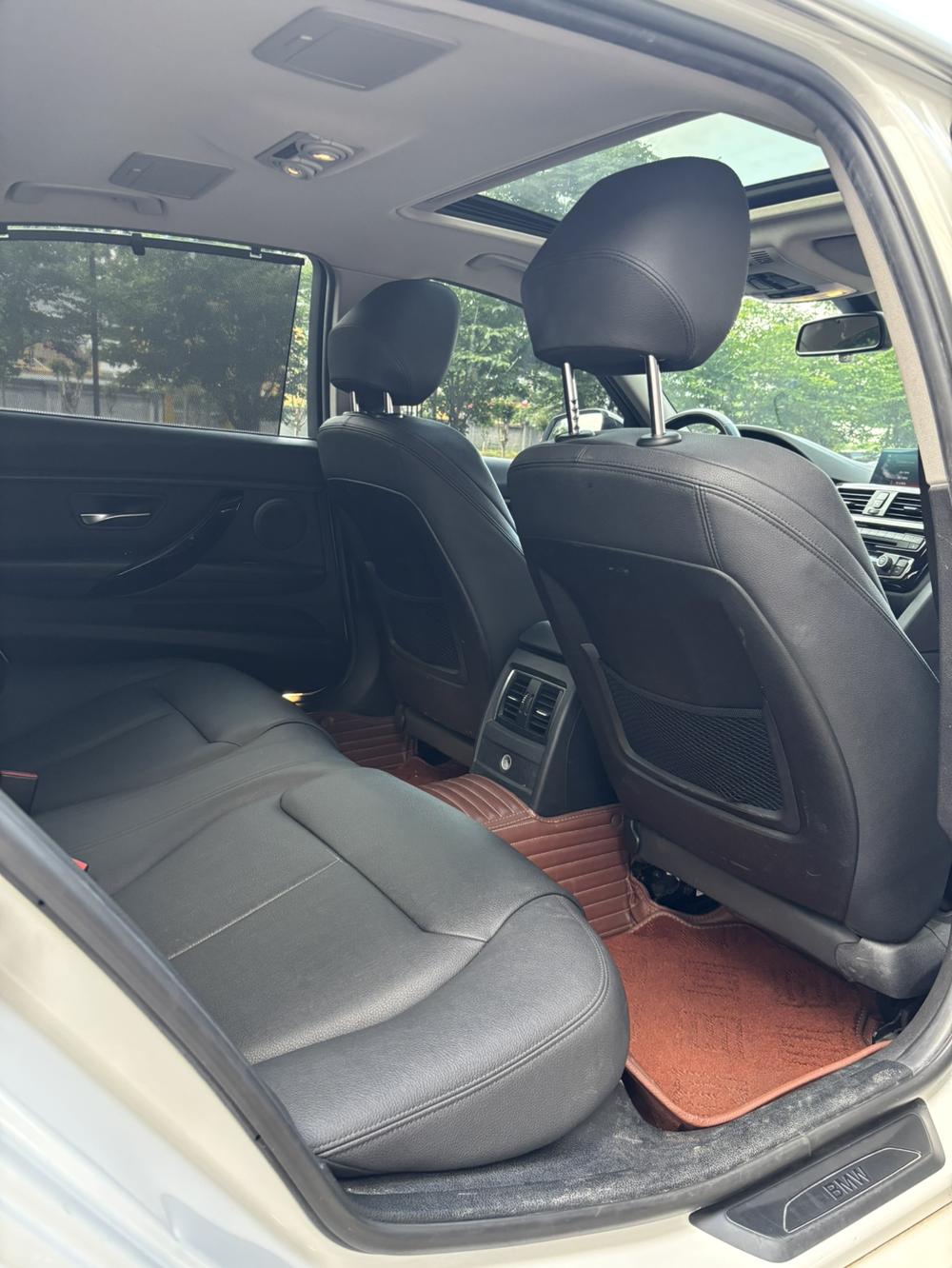 BMW 3 Series 2019 #10 BMW 3 Series 2019 car image #10