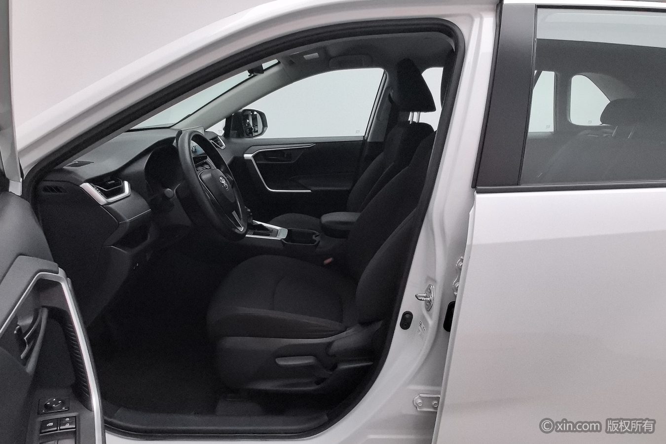 Toyota RAV4 2024 изображение автомобиля #10