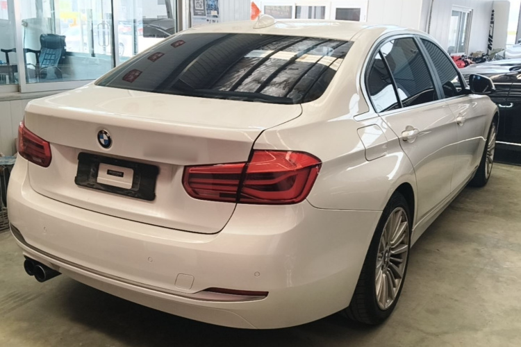 BMW 3 Series 2018 car image #5