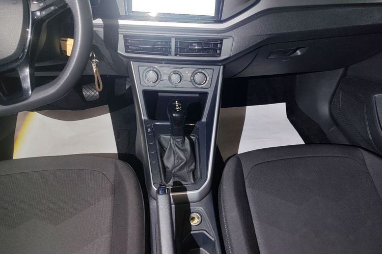 Volkswagen Polo 2019 car image #14
