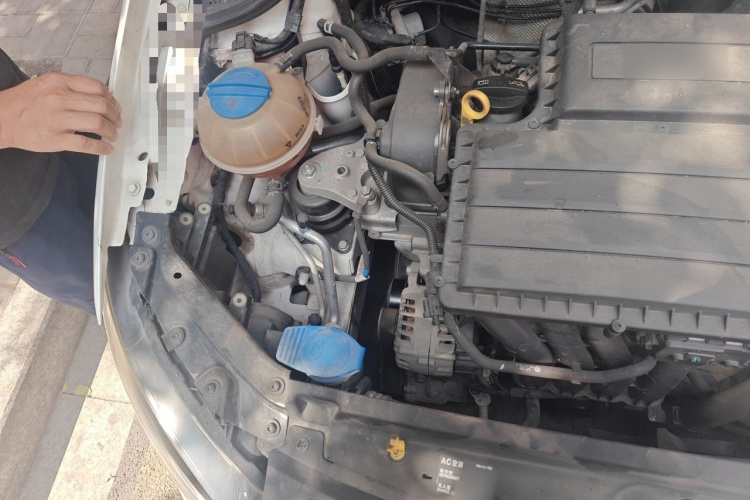 Volkswagen Polo 2017 car image #26