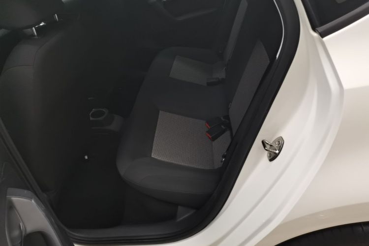 Volkswagen Polo 2015 #17 Volkswagen Polo 2015 car image #17