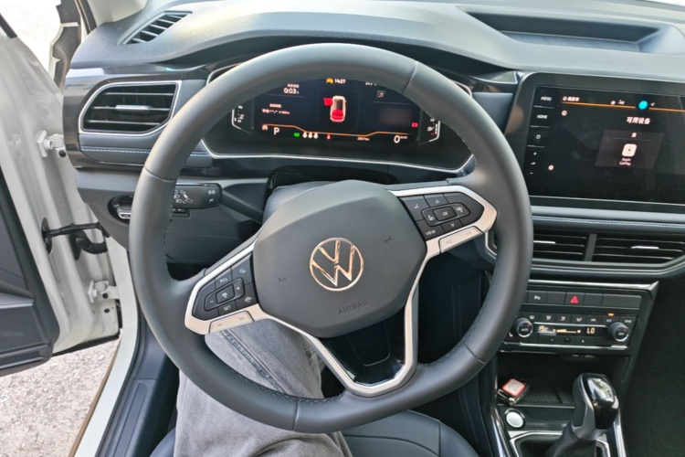 Volkswagen Tharu 2025 #11 Volkswagen Tharu 2025 immagine di auto #11
