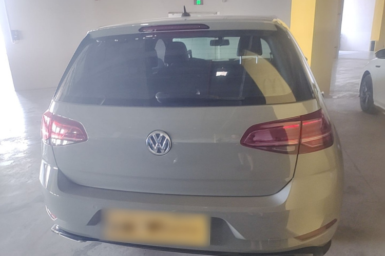 Volkswagen Golf 2020 car image #6