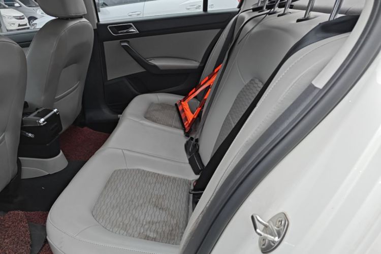 Skoda Rapid 2016 #17 Skoda Rapid 2016 car image #17