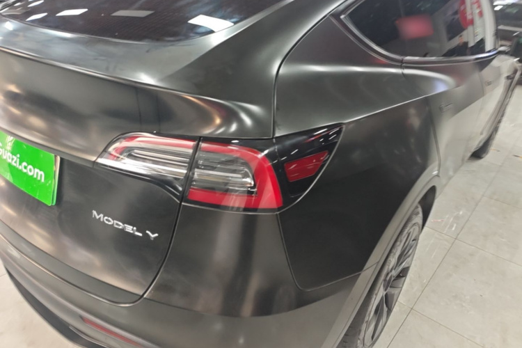 Tesla Model Y 2024 #8 Tesla Model Y 2024 car image #8