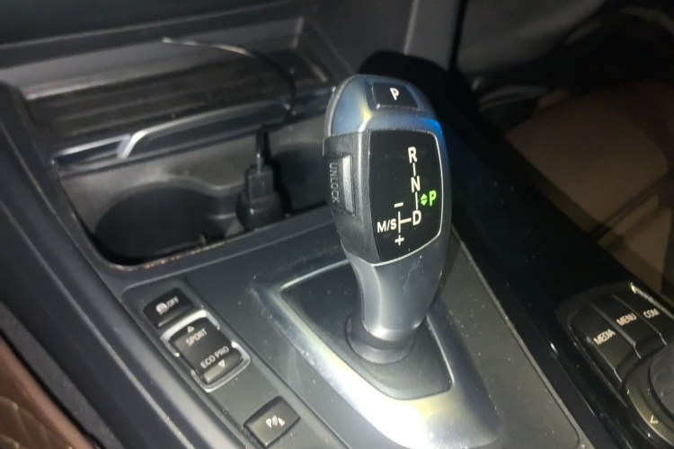 BMW 3 Series 2018 #18 BMW 3 Series 2018 imagen de coche #18