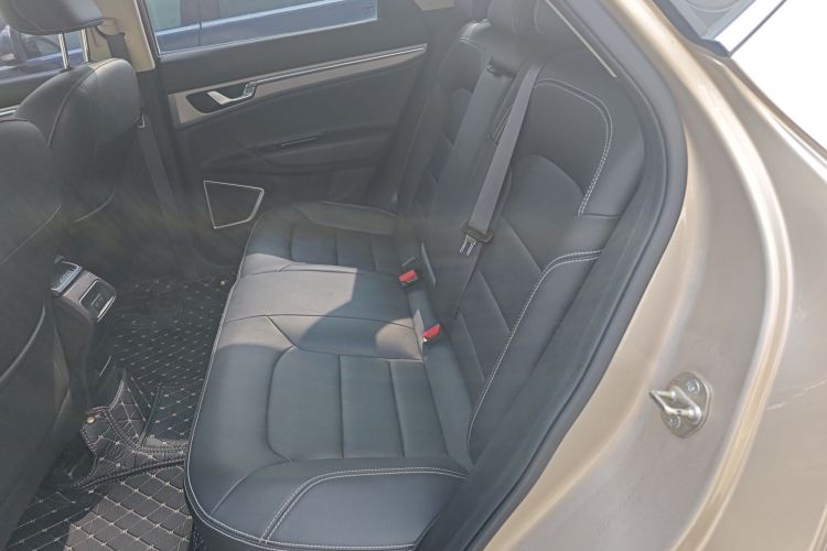 GEELY Emgrand GS 2019 صورة سيارة #17