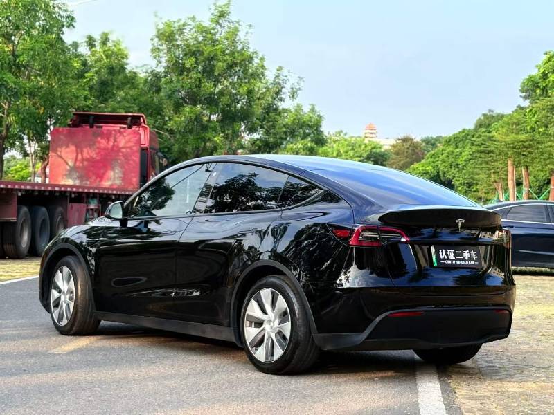 Tesla Model Y 2022 #4 Tesla Model Y 2022 car image #4