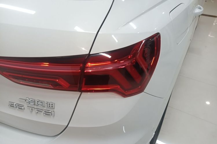 Audi Q3 2022 #8 Audi Q3 2022 car image #8