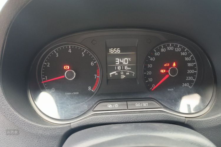 Volkswagen Polo 2015 car image #13